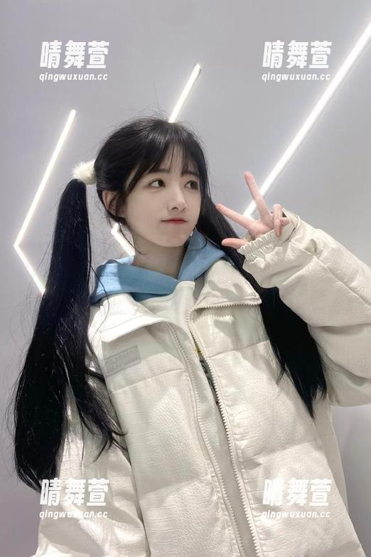 15吃瓜网站苹果版带你秒杀各类娱乐新闻，精彩不断！
