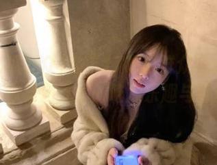 在“17吃瓜群众”永久首页，带你畅游无尽的吃瓜乐趣与好玩内容