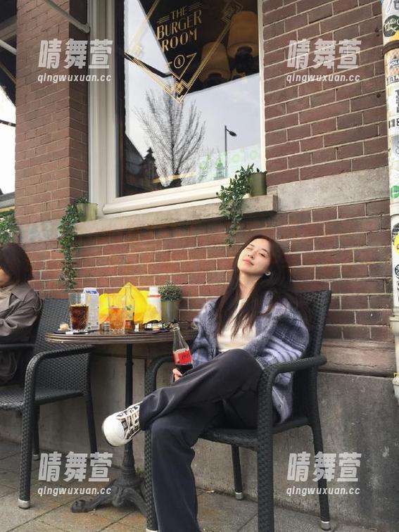 在355.fun网页获取最新吃瓜动态，别忘了下载我们的APP与好友分享！