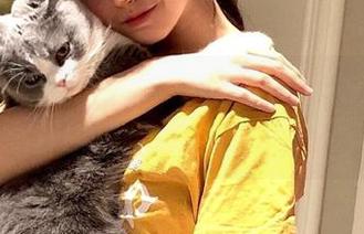 打开51cg57苹果版，收藏更精彩的吃瓜视频和图片