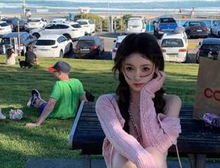 在91吃瓜在线网站中，您可以通过网页快速掌握当下流行的吃瓜趣闻！