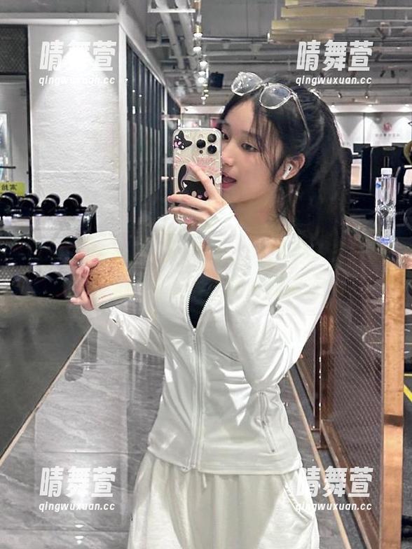 在cgwApp上，发现更多吃瓜秘籍，全面掌握娱乐圈的风云变幻
