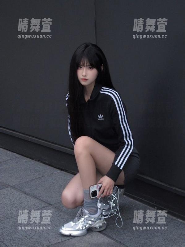 通过在线扒哥吃瓜，获取扒哥黑料的独家内幕信息，成为最in的娱乐达人