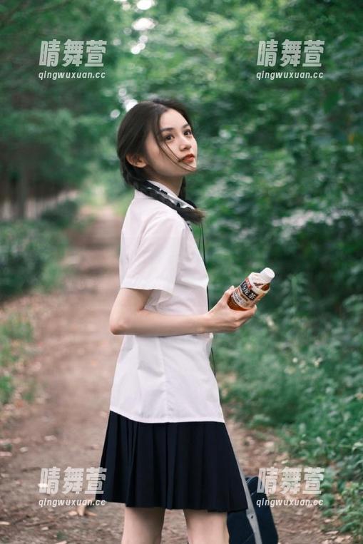 暴走黑料吃瓜网最新在线，带你吃瓜看遍娱乐圈的奇闻轶事！