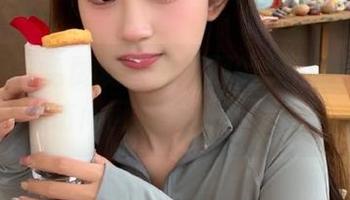 免费观看黑料网的热门吃瓜视频，立刻访问网址获取第一手资讯！